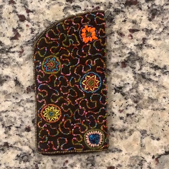 Beaded Glasses Case - Picture 2 of 3